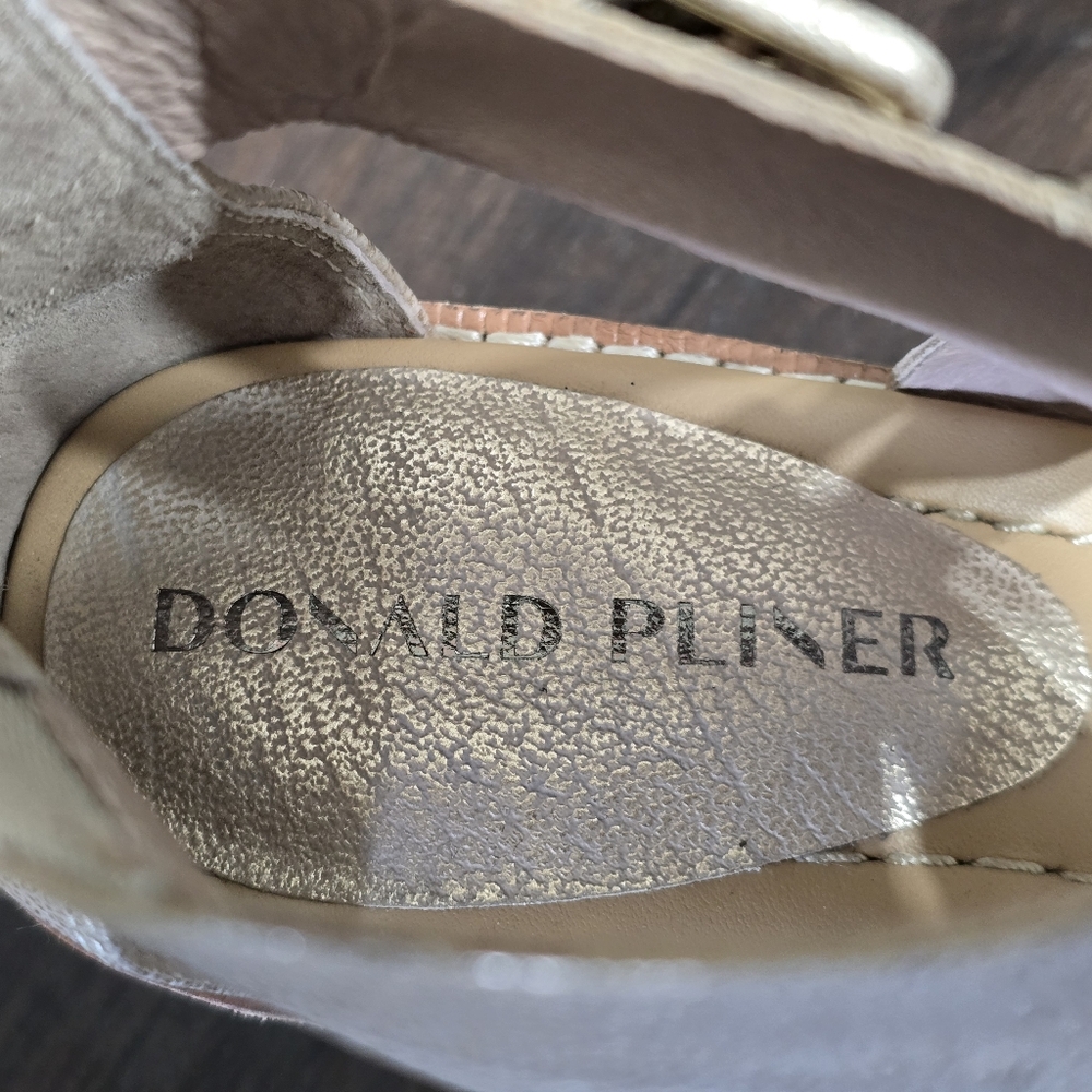 Donald Pliner NWOT Junnah Pale Gold Strappy Heel Sandals Women's Size 7.5M - Picture 8 of 13